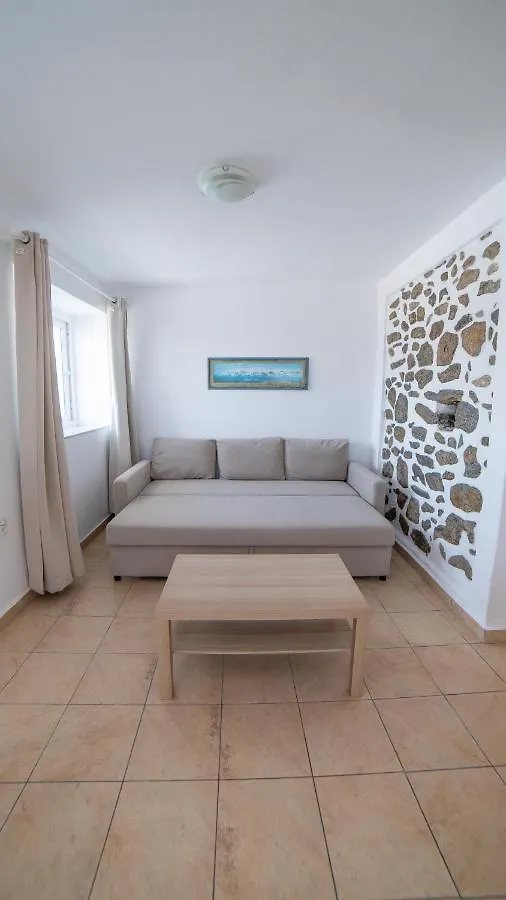 San Constantine Villa Ornos  Yunanistan